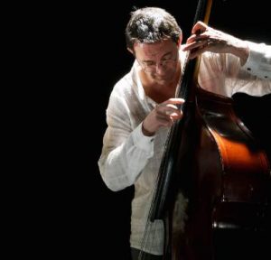 Javier Colina Javier Colina tocando